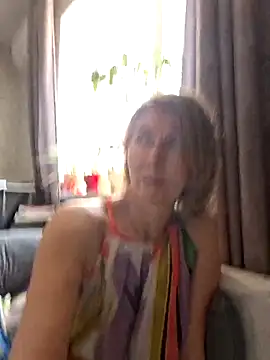 stellahere8 live XXX chat