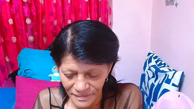 Chat XXX en directo de SLUTTYROXY