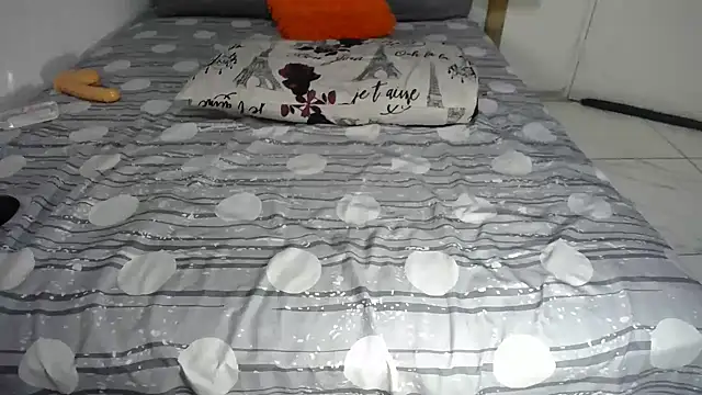 BootySoYummyX Adlı Modelin Canlı XXX Sohbeti