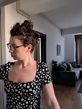 IreneBlue_ élő XXX-chatje