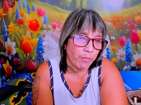 Chat +18 de indianroxy ao vivo
