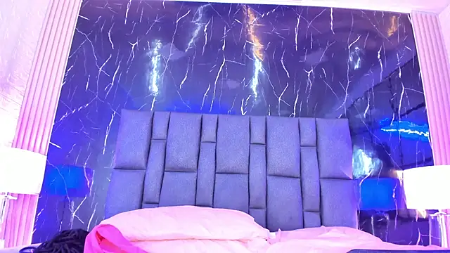 XXX chat uživo modela BustyGlow