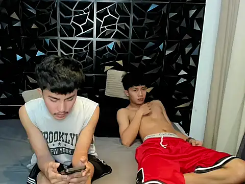 roberthugecock 网络视讯表演