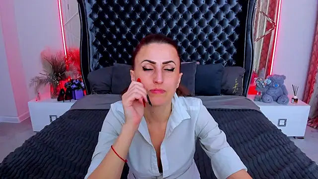 Rebecca_Diamond élő XXX-chatje