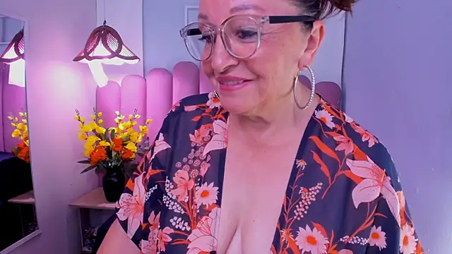 NawtyNanna: вебкам-шоу