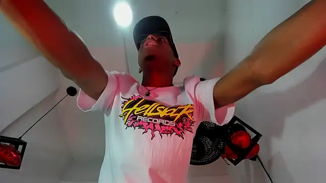 criss_zuri Adlı Modelin Web Kamerası Şovu