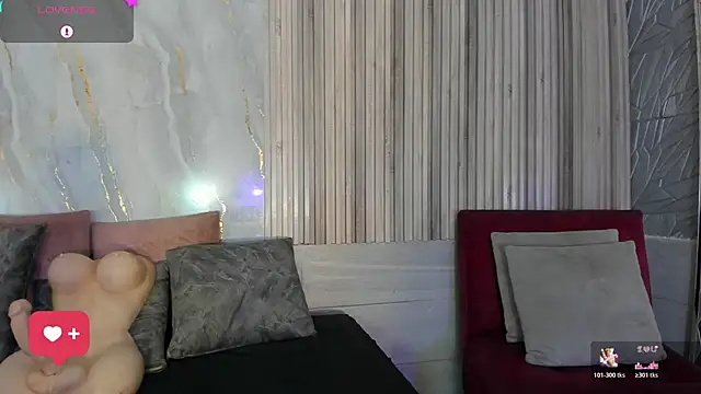 BriannaChelsea Adlı Modelin Canlı XXX Sohbeti