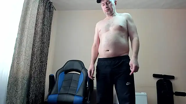 Show modela SanFrantsisko na web-kameri