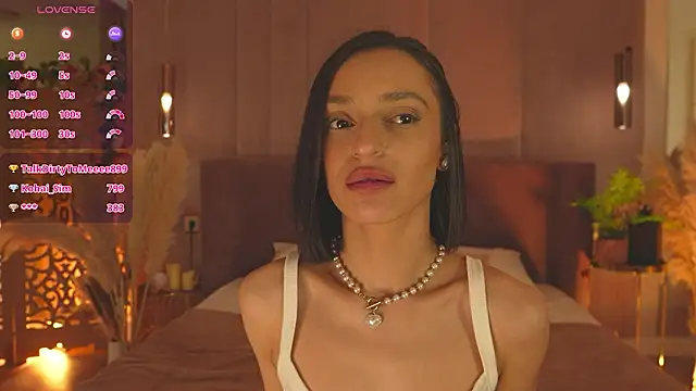 AdoraCortes' Live XXX Chat