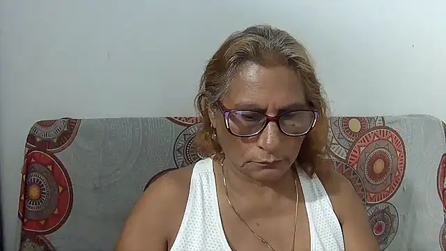 charrysexy1: онлайн-секс-чат