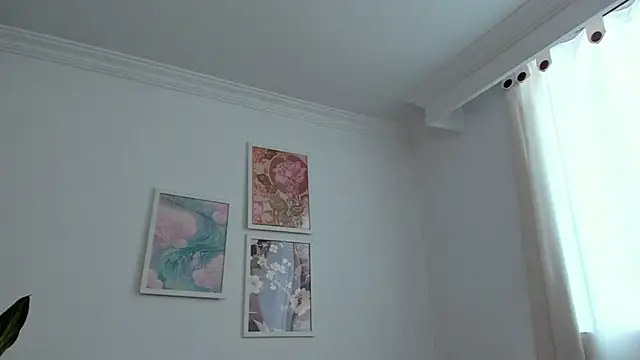 canelleGarces' Live XXX Chat