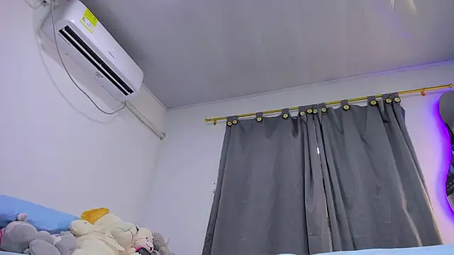 vennuss19's Live XXX Chat