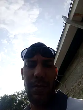 UnreadyChutzpa Chat XXX live