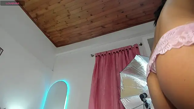 luna_velveth's Live XXX Chat