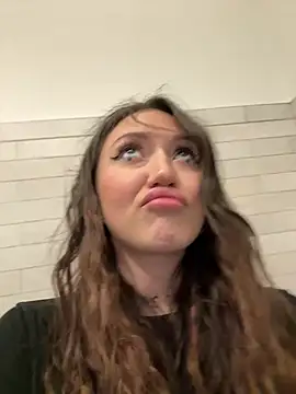 SaintSquirt live XXX chat