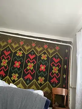 Frosl élő XXX-chatje