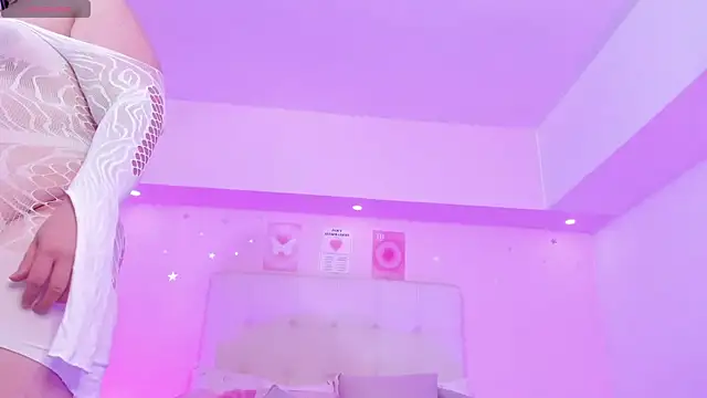 ScarlettDreamss7: διαδικτυακό σόου στην κάμερα