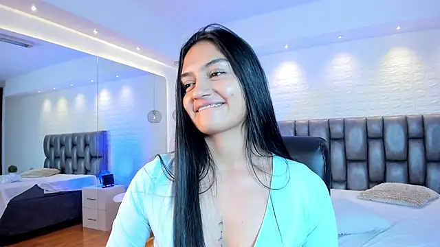 AidaJonesのライブXXXチャット