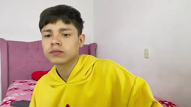 Show modela Andy_Belier23 na web-kameri