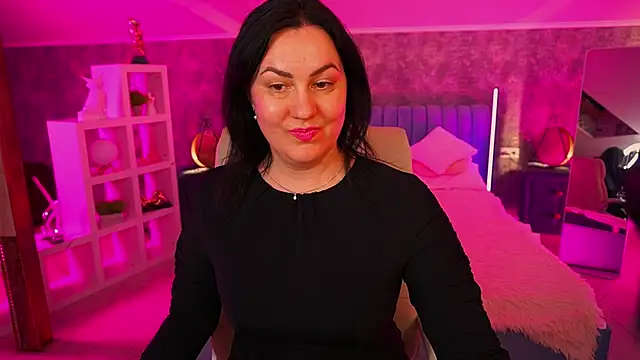 VelvetLuck Adlı Modelin Canlı XXX Sohbeti