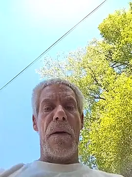 BiknightのライブXXXチャット