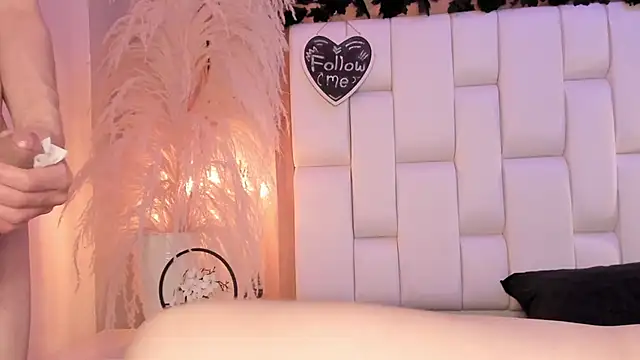 Онлайн чат XXX Daphne_And_Roger