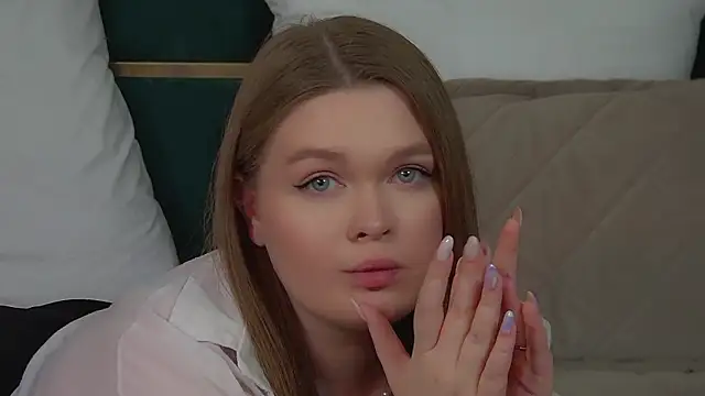 CrystalLyonsのライブXXXチャット