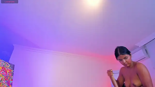 Chatroom XXX en direct de JANYLOVE__