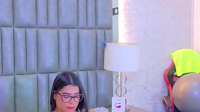 TiaraRosse's Live XXX Chat