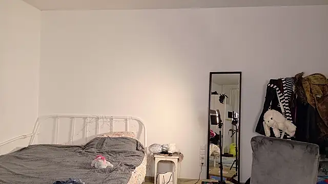 KikiMoor Show in webcam