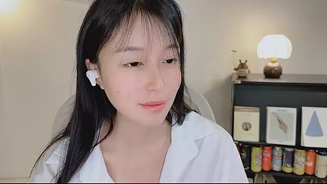 Onechestnut's Live XXX Chat