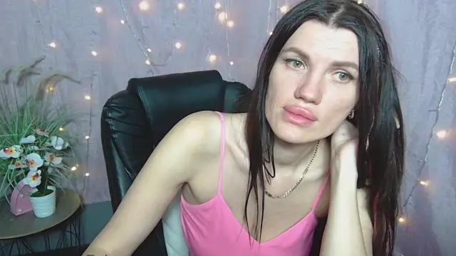 MilaLoona's Live XXX Chat