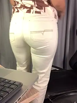 Chat +18 de Val12777 ao vivo