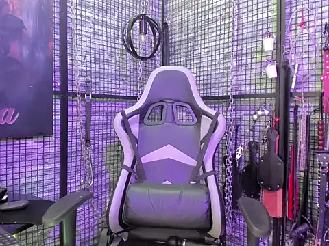 Evabdsm_ লাইভ XXX চ্যাট