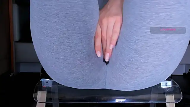 Cameltoe_squirt_inPants' Live XXX Chat