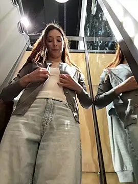 Chat XXX en directo de LilluKatten