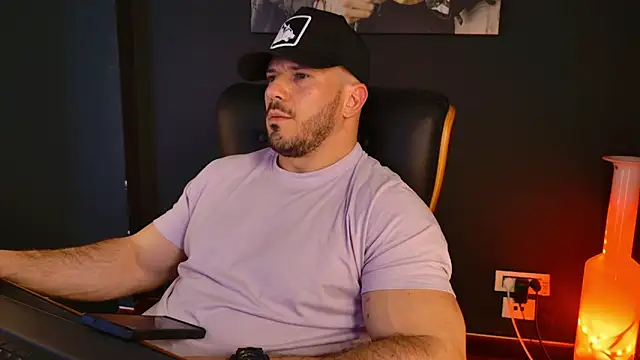 عرض كام AngeloEric