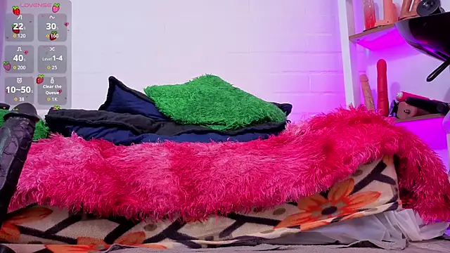 louise_nails' Webcam Show