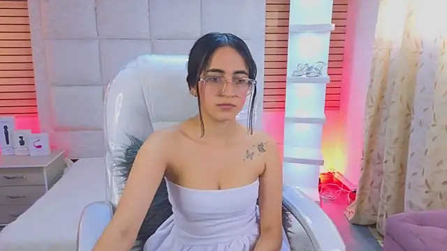 Mia_Fischer Adlı Modelin Canlı XXX Sohbeti