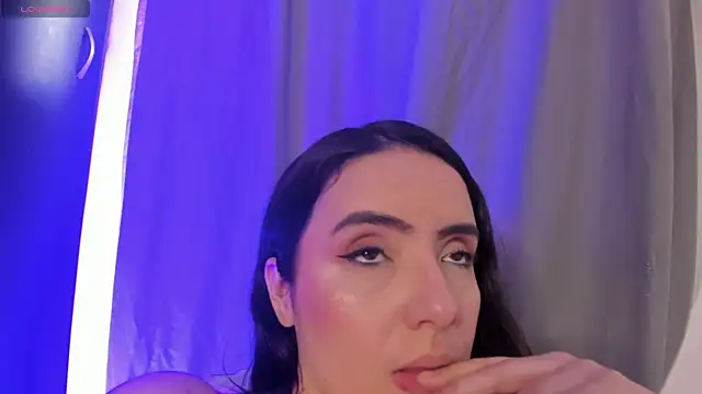 rouse_lili Adlı Modelin Canlı XXX Sohbeti