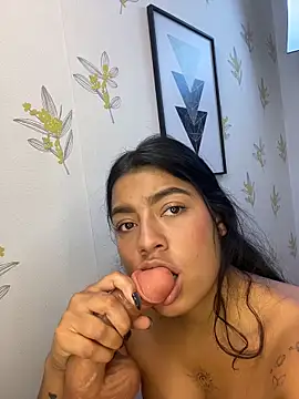 Chat XXX en directo de Laia_white