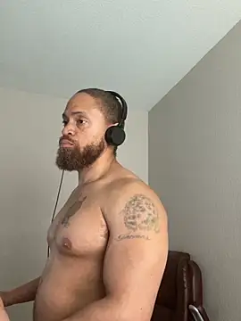 Fathero1time élő XXX-chatje