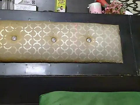 Stubborndesiboy: διαδικτυακό σόου στην κάμερα