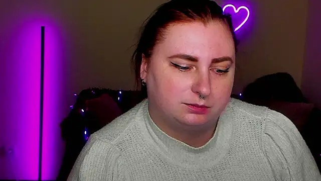 Chat +18 de Alicia_love00 ao vivo