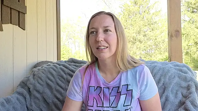 lucyallen4201's Webcam Show