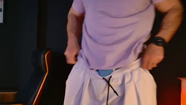 AngeloEric Adlı Modelin Canlı XXX Sohbeti