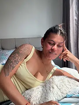 RachelWeisz_ Adlı Modelin Canlı XXX Sohbeti