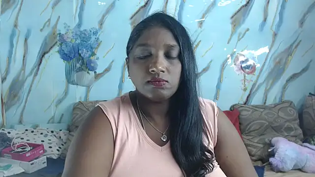 Chat XXX en directo de Indian_tracy