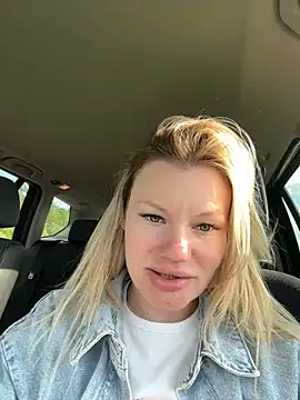 justmilaa Show in webcam