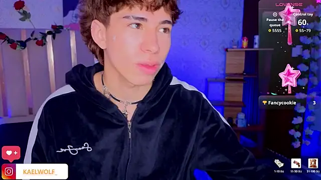 Show modela kaelwolf_tay na web-kameri